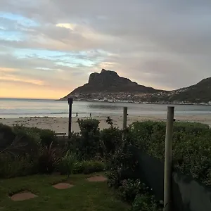 https://on-the-beach.hotels-capetown.com
