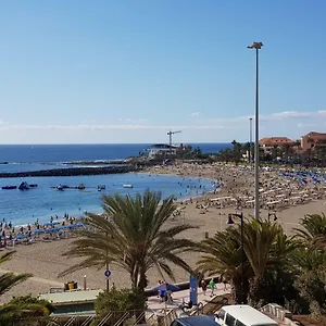 https://beachfront-los-cristianos.tenerifehoteles.net